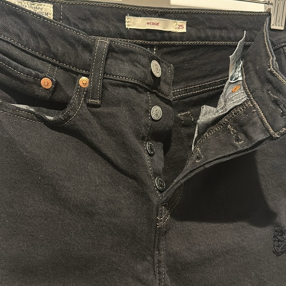 LEVIS WEDGIE ICON FIT HIGH WAIST RIPPED JEANS WITH RAW HEM - Picture 13 of 14